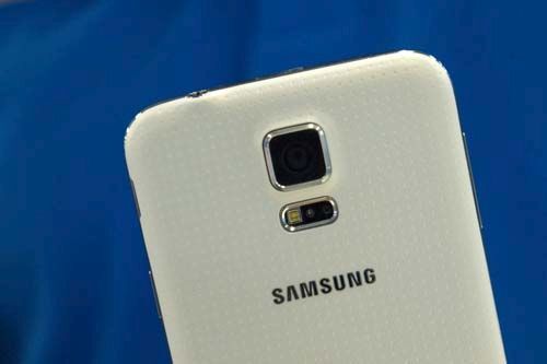 Samsung ra mắt camera 