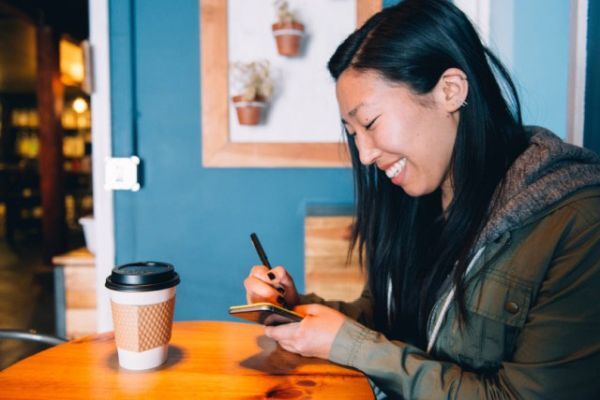 Độc đáo ốp lưng ghi chú dành cho iPhone