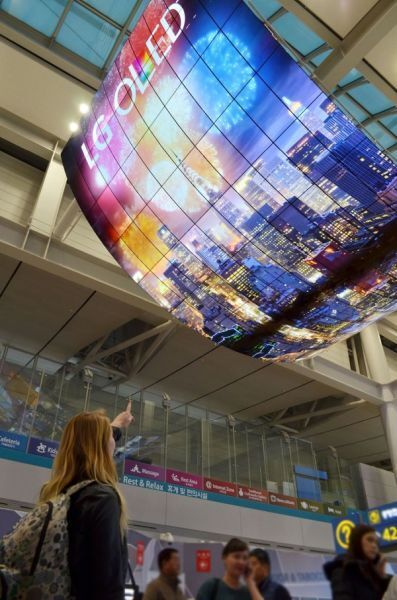 màn hình OLED lớn nhất thế giới