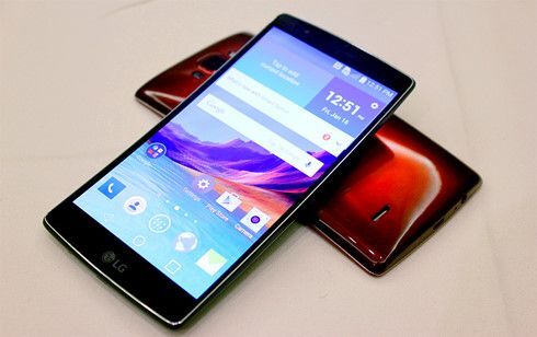 LG hào hứng với smartphone màn hình cong mới
