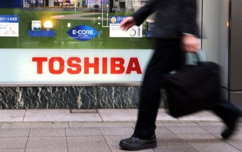 Gần 8.000 nhân viên Toshiba mất việc sau bê bối