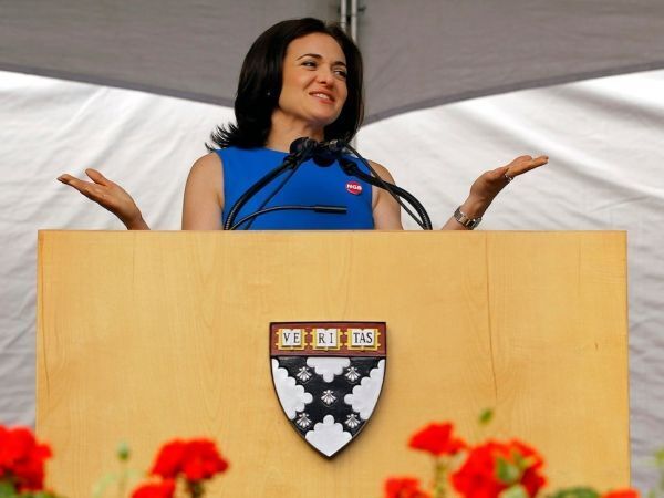 Sheryl Sandberg, COO (Giám đốc vận hành) của Facebook