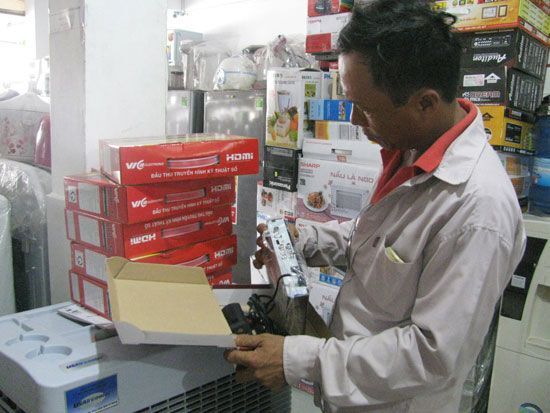 360 tỷ đồng mua đầu thu truyền hình số hỗ trợ người nghèo