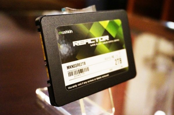 Ổ cứng SSD 4TB đầu tiên thế giới, giá 500USD