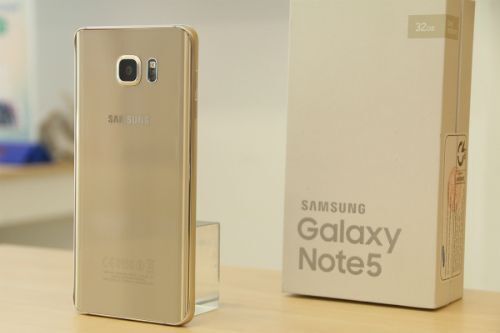 Điện thoại xuất sắc 2015: Samsung Galaxy Note 5 (tổng điểm 7,45 điểm)