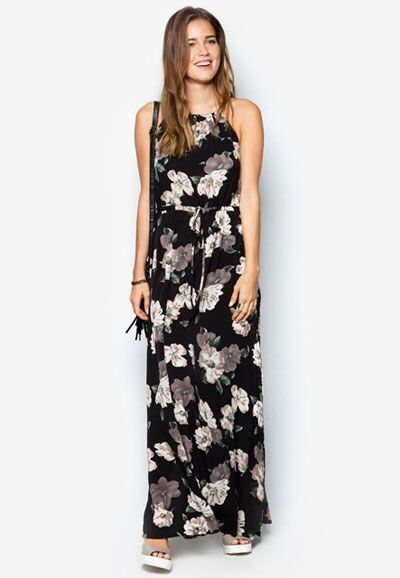 Shop quần áo nữ nổi bật với đầm maxi