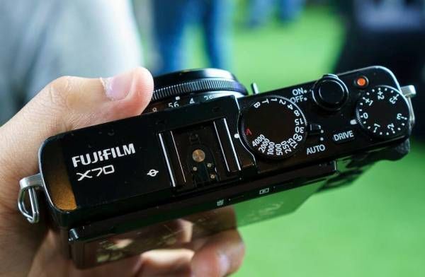 Fuji, X-Pro2, X-E2S, X70, máy ảnh compact, thị trường việt nam