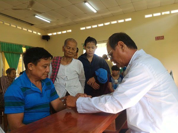 Sổ Khám bệnh đồng hành cùng bà con nghèo Tây Ninh