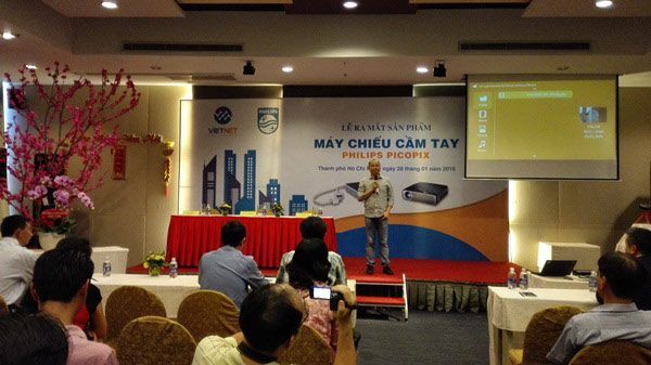 Philips lên kệ dòng máy chiếu mini tại Việt Nam