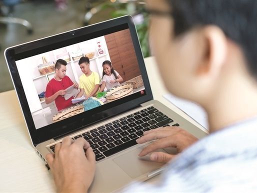Đã đến thời YouTube lấn truyền hình