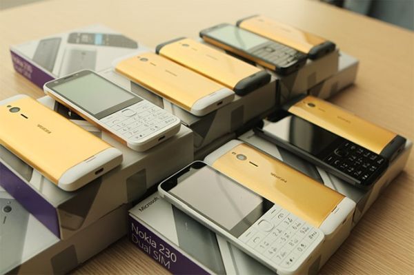 Nokia 230 Dual SIM bản mạ vàng có giá 2,8 triệu