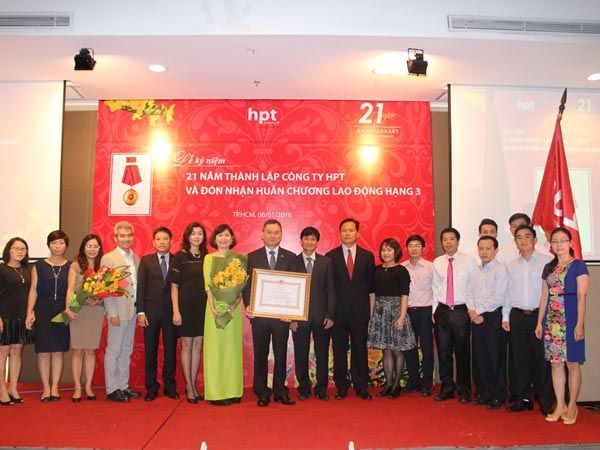 HPT đón nhận huân chương lao động hạng 3