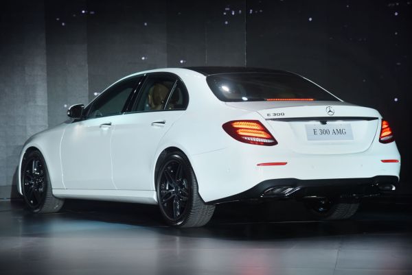 Mercedes-Benz, ô tô xe máy, Á Hậu, Huyền My, E-Class 2017, Mercedes-Benz E-300 AMG, Mercedes-Benz E-200, 
