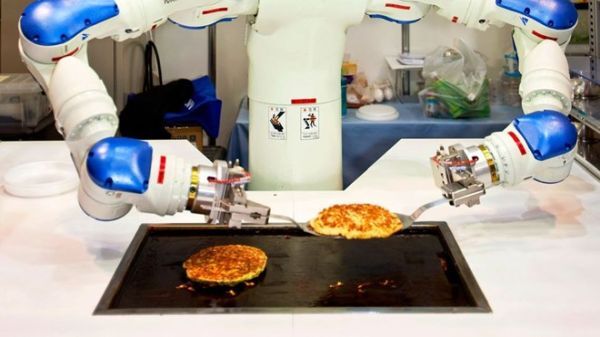 Robot bán pizza lưu động