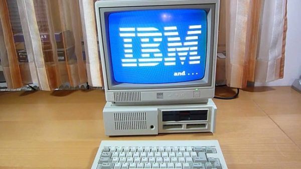 Những thiết bị công nghệ ấn tượng nhưng lại thất bại thảm hại - IBM PCjr