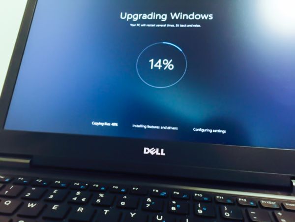 Microsoft khắc phục 6 lỗi bảo mật quan trọng cho Windows 10