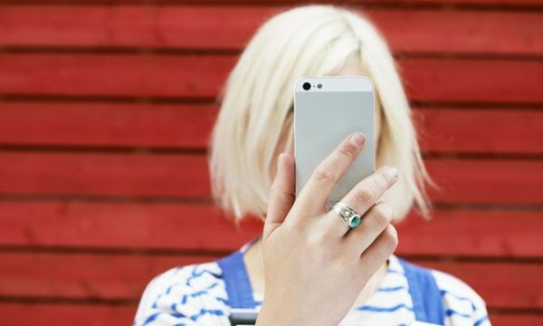 Chụp ảnh tự sướng hơn 5 lần/ngày: biểu hiện của bệnh tâm thần
