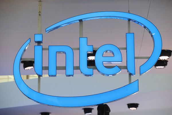 Cắt giảm nhân sự, Intel có thể đóng cửa mảng thiết bị đeo
