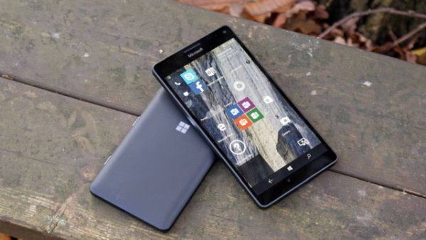 Microsoft tiến hành xả hàng tồn kho cho các mẫu smartphone Windows 10