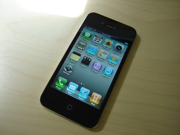 iPhone ngâm dưới đáy hồ vẫn hoạt động tốt