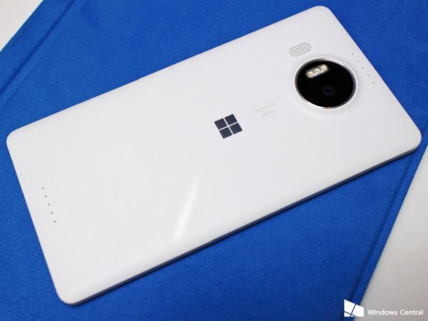 Microsoft tiến hành xả hàng tồn kho cho các mẫu smartphone Windows 10