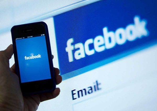 Chính phủ Đức sẽ mạnh tay với vấn nạn tin giả trên Facebook
