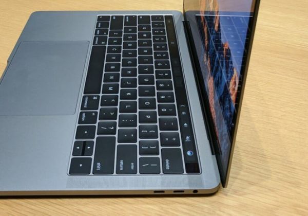 Apple kéo dài thời gian giảm giá phụ kiện kết nối MacBook