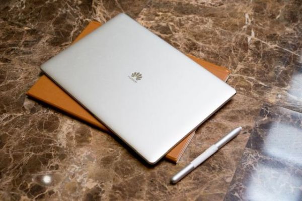 MateBook - Tablet 2 trong 1 độc đáo từ Huawei