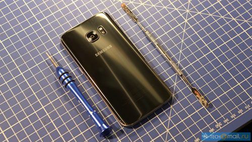 [Hình ảnh] Samsung Galaxy S7 trên bàn 