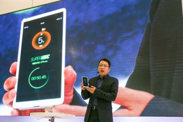 Oppo nâng cấp công nghệ sạc VOOC nạp 5 phút dùng 10 giờ