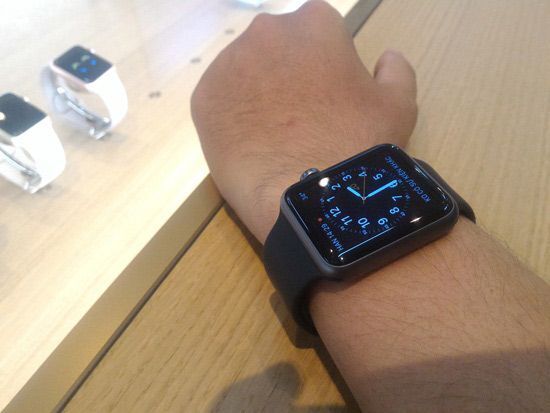 Apple Watch lên kệ tại Việt Nam, mở bán tại VStore