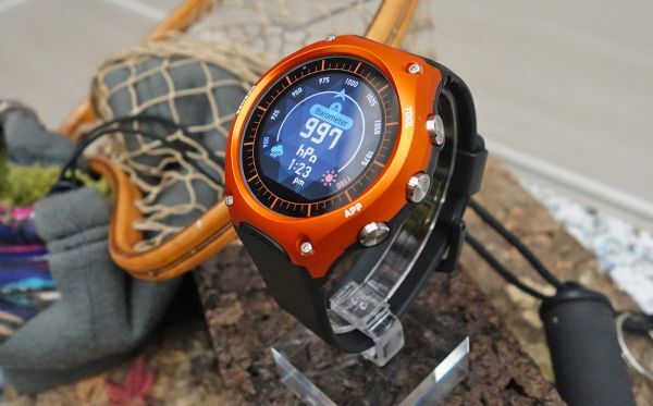 Casio ra mắt smartwatch 