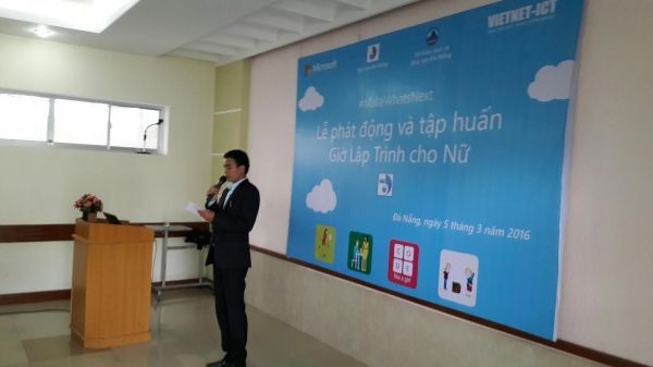 Chiến dịch Giờ Lập Trình khuyến khích sự tham gia của các thành viên nữ thông qua chương trình Giờ lập trình cho nữ giới (Makewhatsnext)