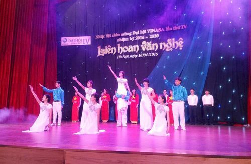 Liên hoan văn nghệ 15