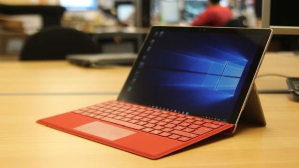 Microsoft ra mắt Signature Type Cover dành cho Surface Pro 4
