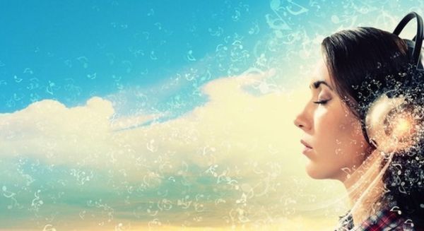 Xuất hiện tai nghe...thực tế ảo