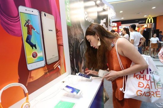 Lenovo đa dạng dòng smartphone giải trí VR tại Việt Nam