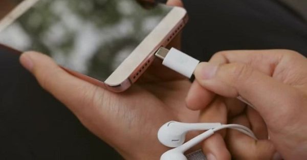 LeEco - smartphone Trung Quốc tiên phong bỏ cổng tai nghe
