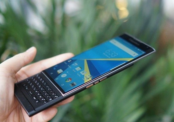 Android không cứu nổi BlackBerry