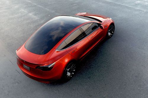Tesla “nhờ cậy” LG sản xuất màn hình