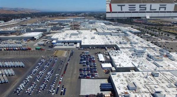 Tesla được tặng... nhà máy điện hạt nhân