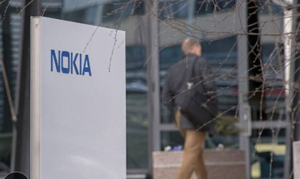 Nokia thua lỗ nặng nề