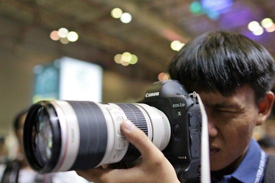Triển lãm thiết bị số và hình ảnh, Canon EOS-1D X Mark II, Canon, thị trường việt nam, máy ảnh DSLR