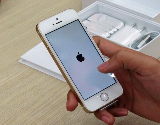 thế giới di động, viễn thông a, fpt shop, iPhone SE, thị trường việt nam, iphone giá rẻ