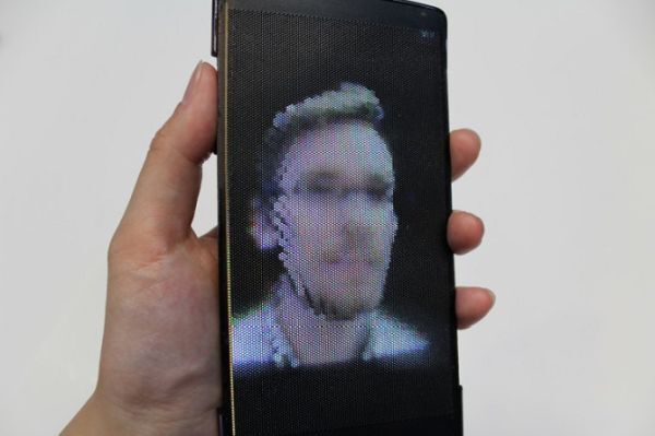 Smartphone màn hình 3D có thể uốn cong