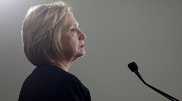 Wikileaks dọa công bố chứng cứ vụ email cá nhân để truy tố bà Clinton