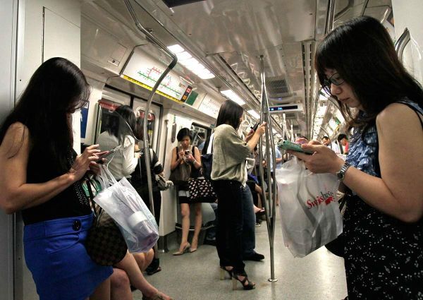 Số smartphone được dùng gấp 1,3 lần dân số Singapore
