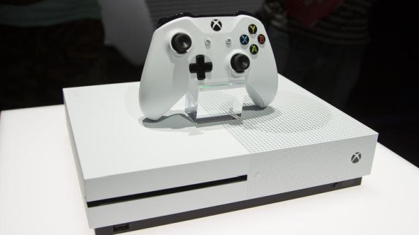 Xbox One S bản 2TB có giá 399 USD