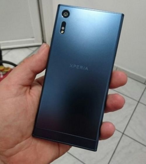 Sony Xperia F8331 