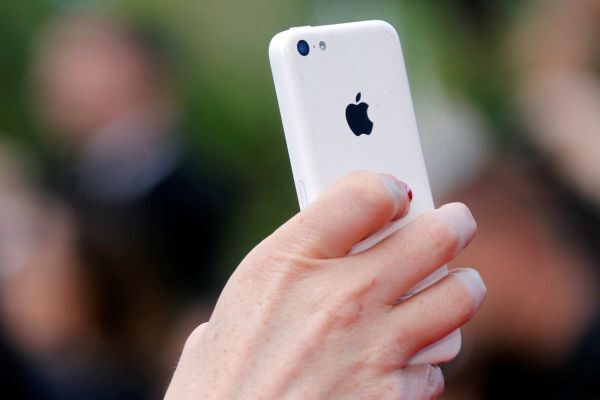 Apple cán mốc 1 tỷ iPhone bán ra